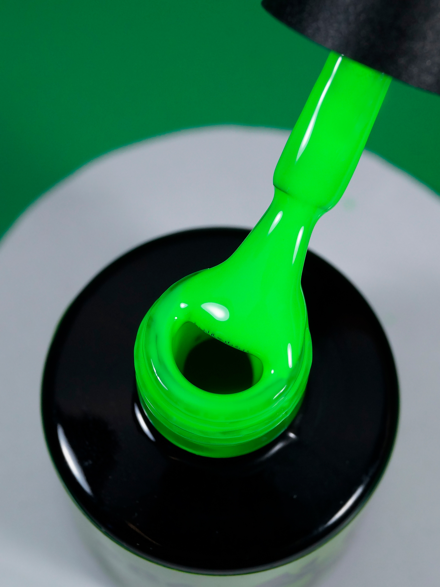 Гель-лак летний неон (Gel polish NEON) #586, 8 ml Гель-лак летний неон (Gel polish NEON) #586, 8 ml